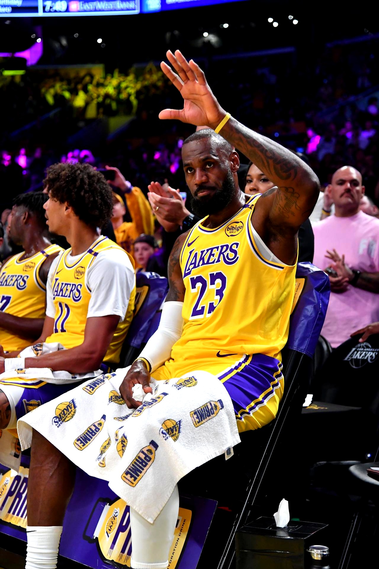 篮网B队爆冷湖人,詹姆斯统治全场 篮网B队爆冷湖人,詹姆斯统治全场