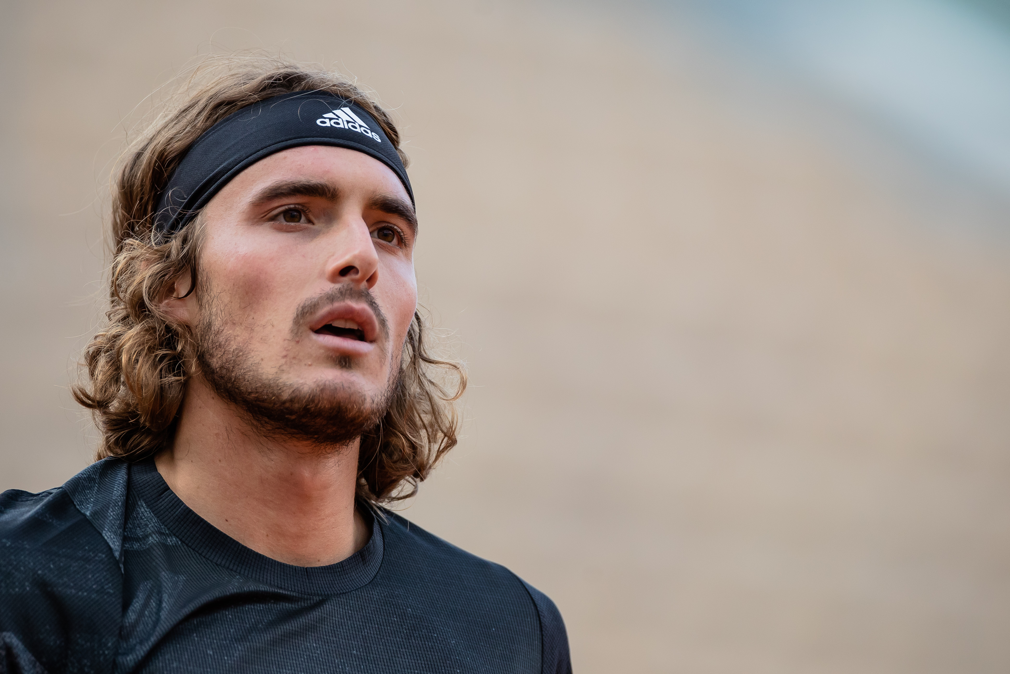 意大利网球队爆冷日本网球队,西西帕斯打破历史纪录 意大利网球队爆冷日本网球队,西西帕斯打破历史纪录