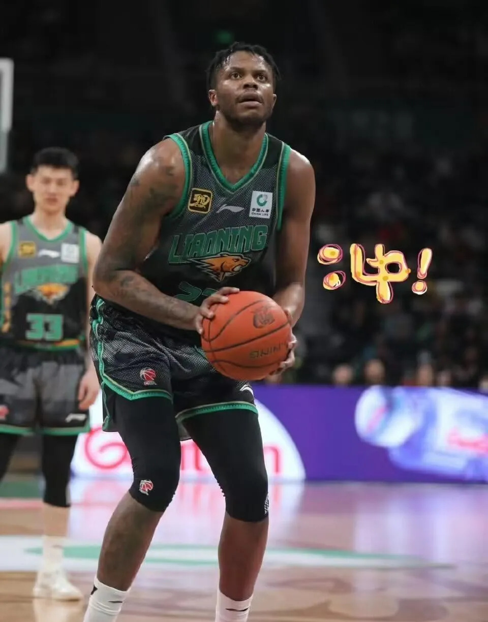 篮球选手爆冷获胜，专家预测失准