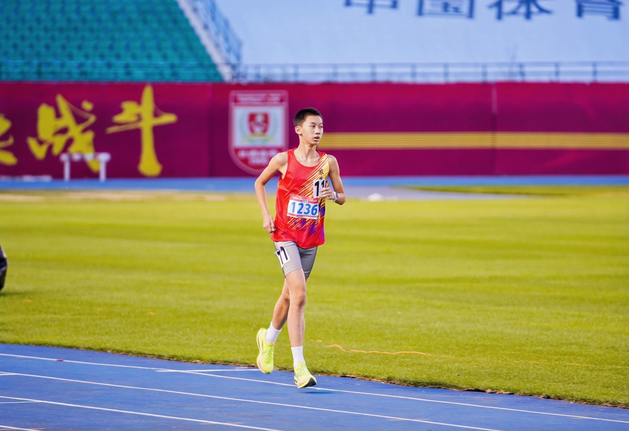 爱游戏官方入口-关于田径总决赛即将打响，冠军归属成谜的信息