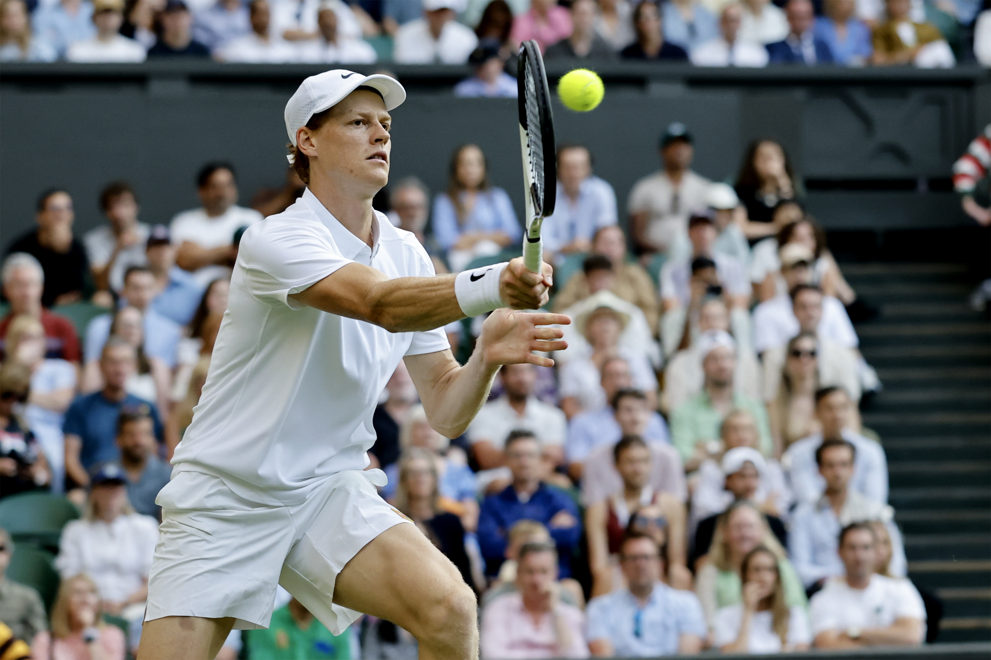 温网险胜美网，辛纳带队取胜