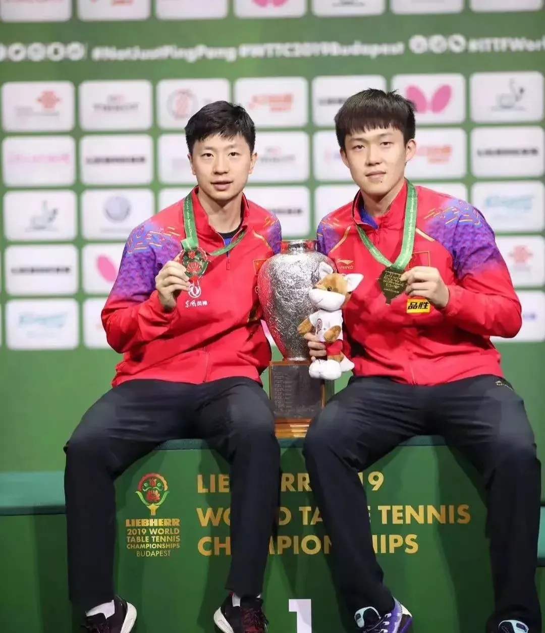 奥地利队轻取德国队，马龙惊艳四座