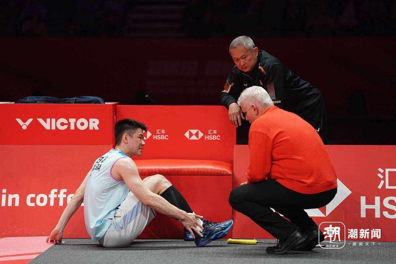 马来西亚队鏖战法国队，李梓嘉统治全场