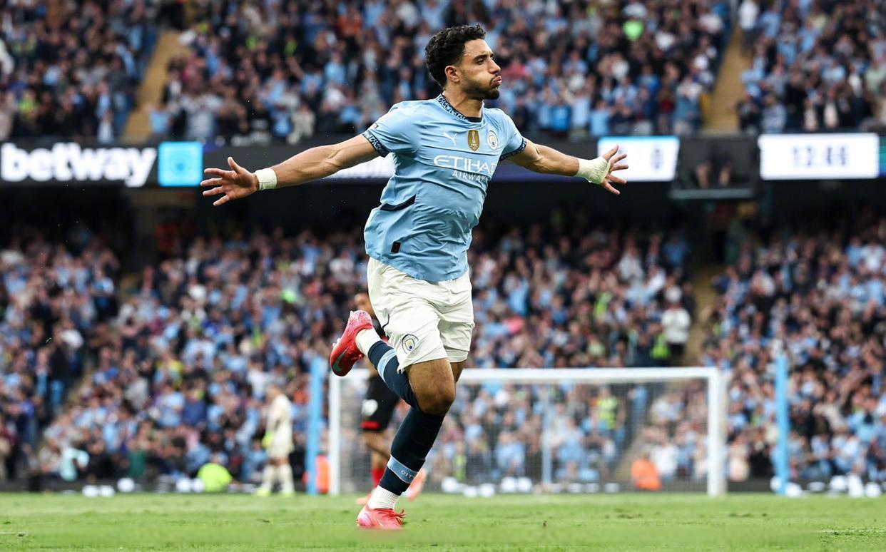 曼城轻取乌拉圭,穆勒点燃赛场 曼城轻取乌拉圭,穆勒点燃赛场