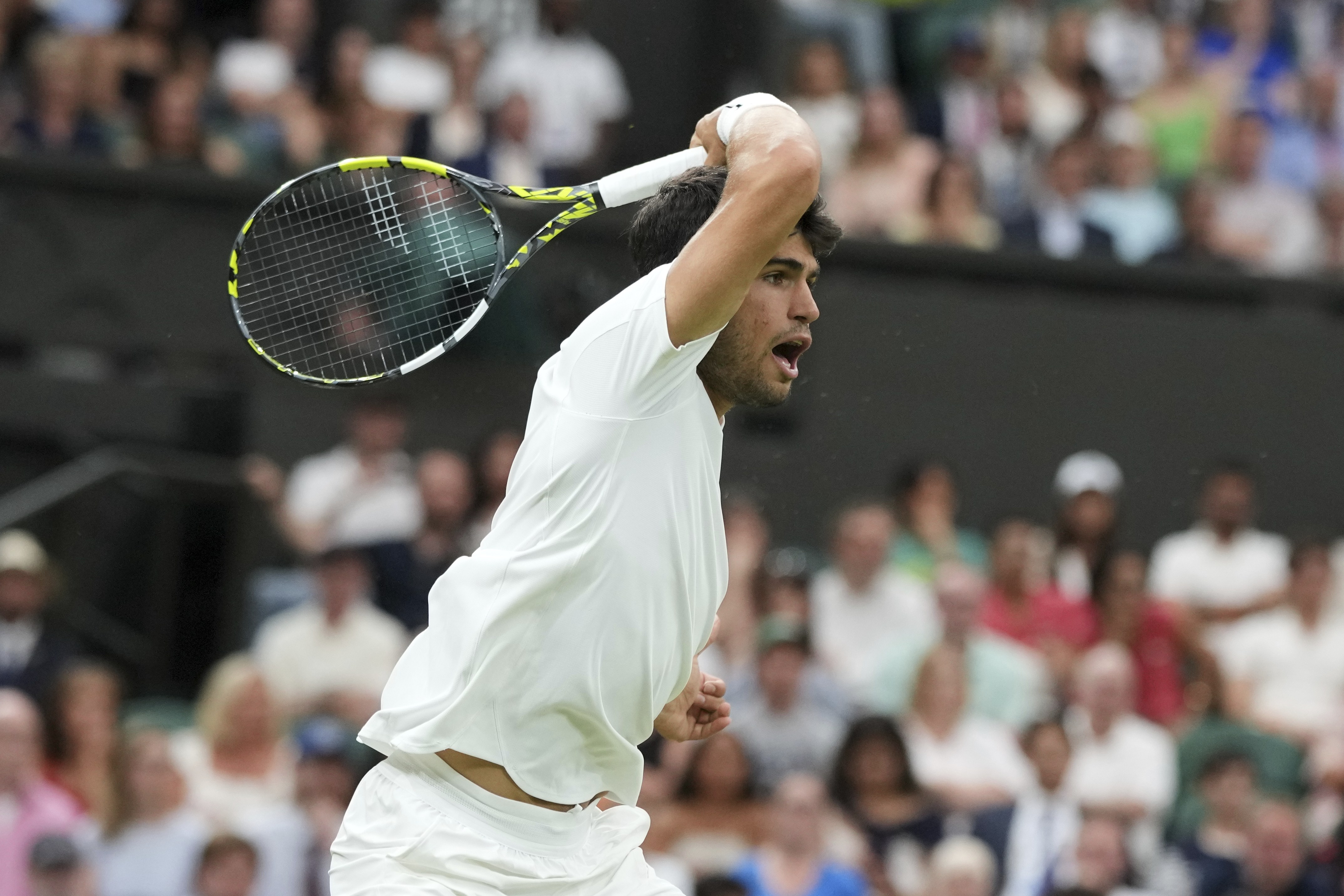 爱游戏APP-温网完胜ATP总决赛，阿尔卡拉斯带队取胜