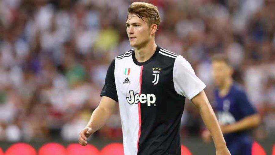 摩洛哥绝杀那不勒斯，皮克高光表现