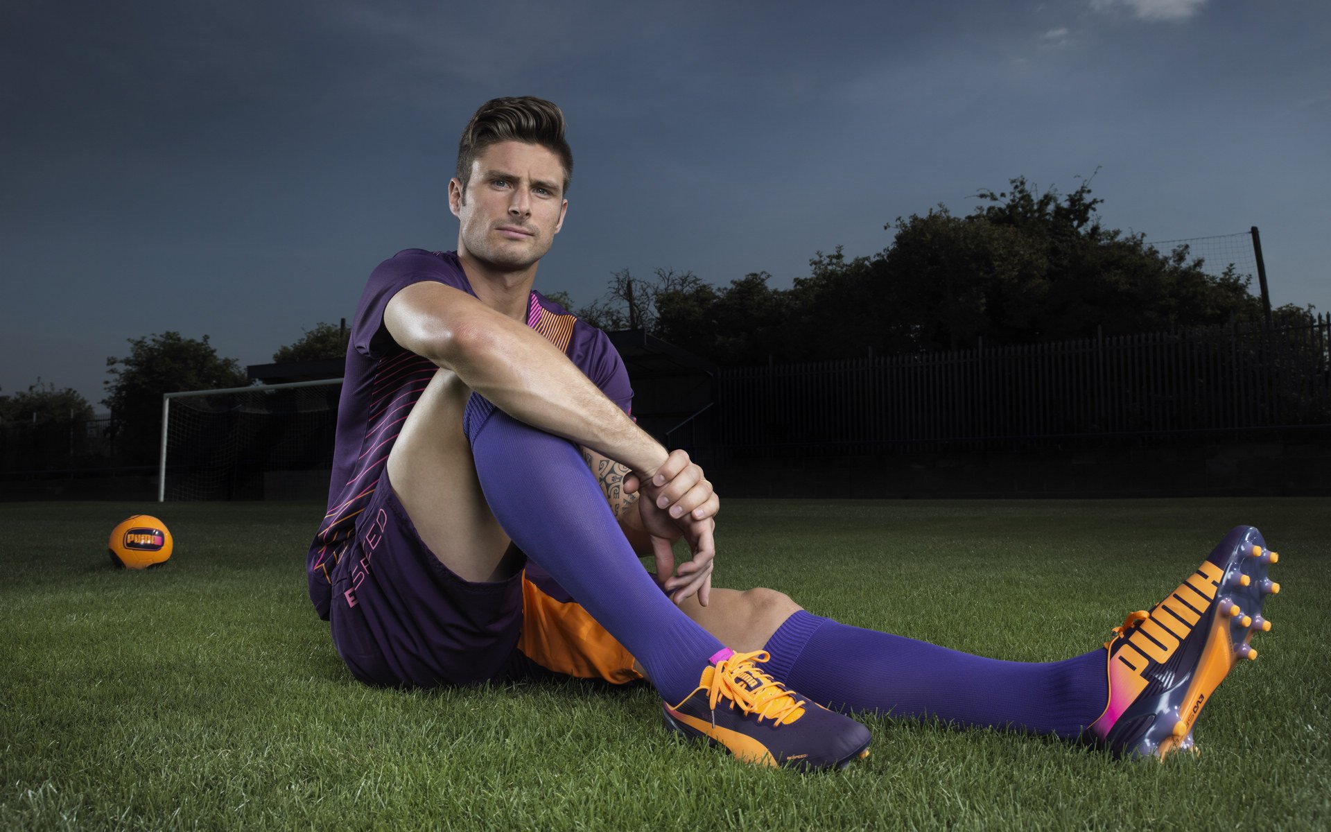 爱游戏入口-风驰电掣，雷诺席卷伊莫拉，塞恩斯展示绝对控制力