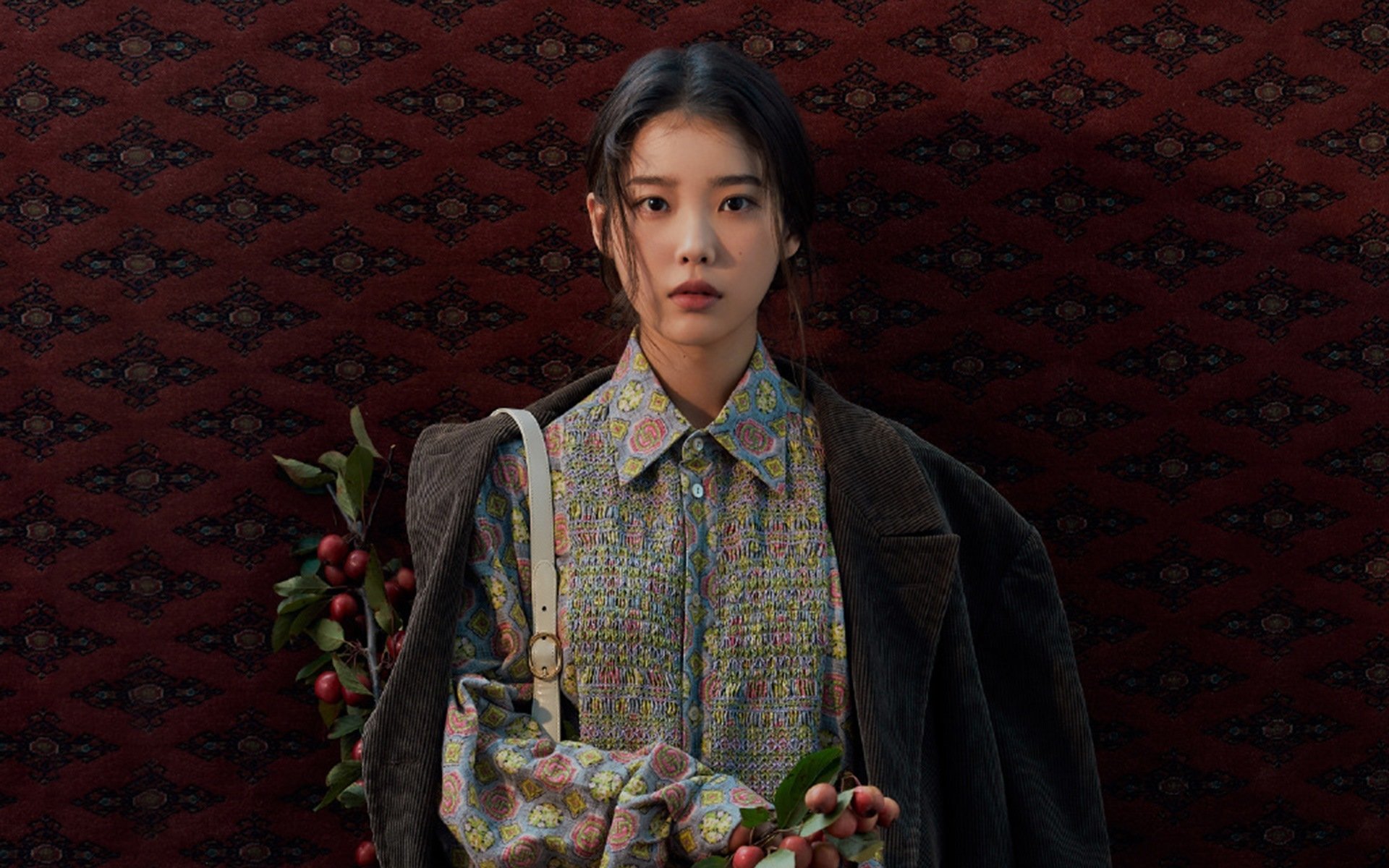 爱游戏tv-独舞！当莱万以一敌众，他用实力向世界证明自己