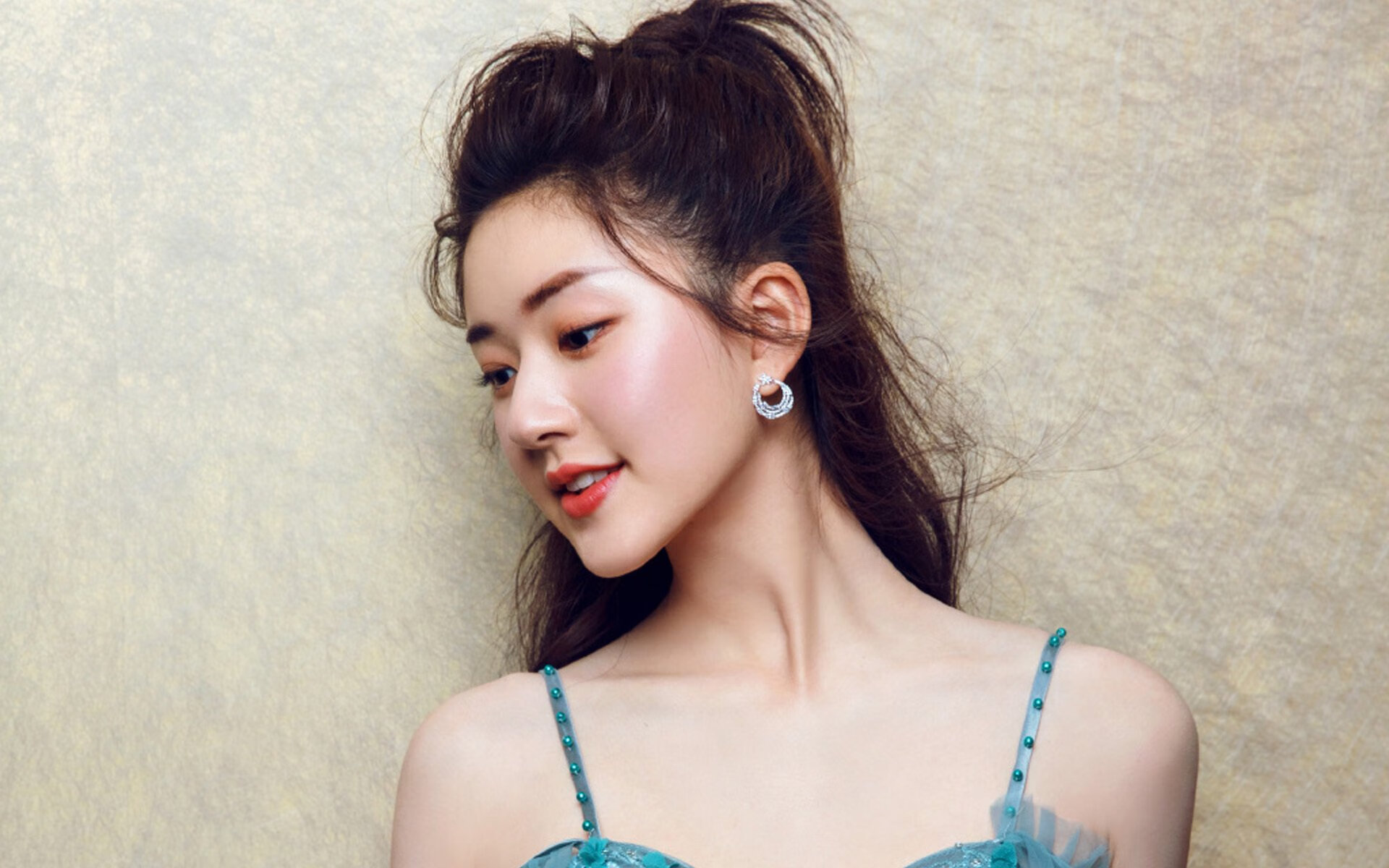 喧嚣与孤岛,当欧冠的声浪吞没卡塔尔的寂静终场