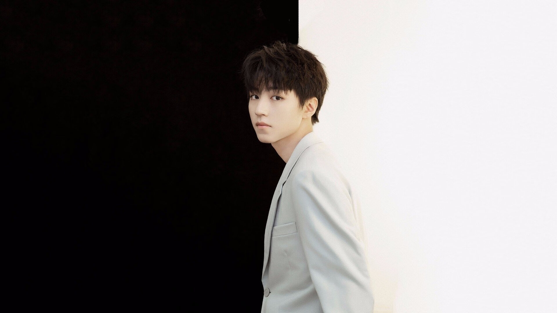 两个终场哨，东方崛起的战术与西方闪耀的个人主义